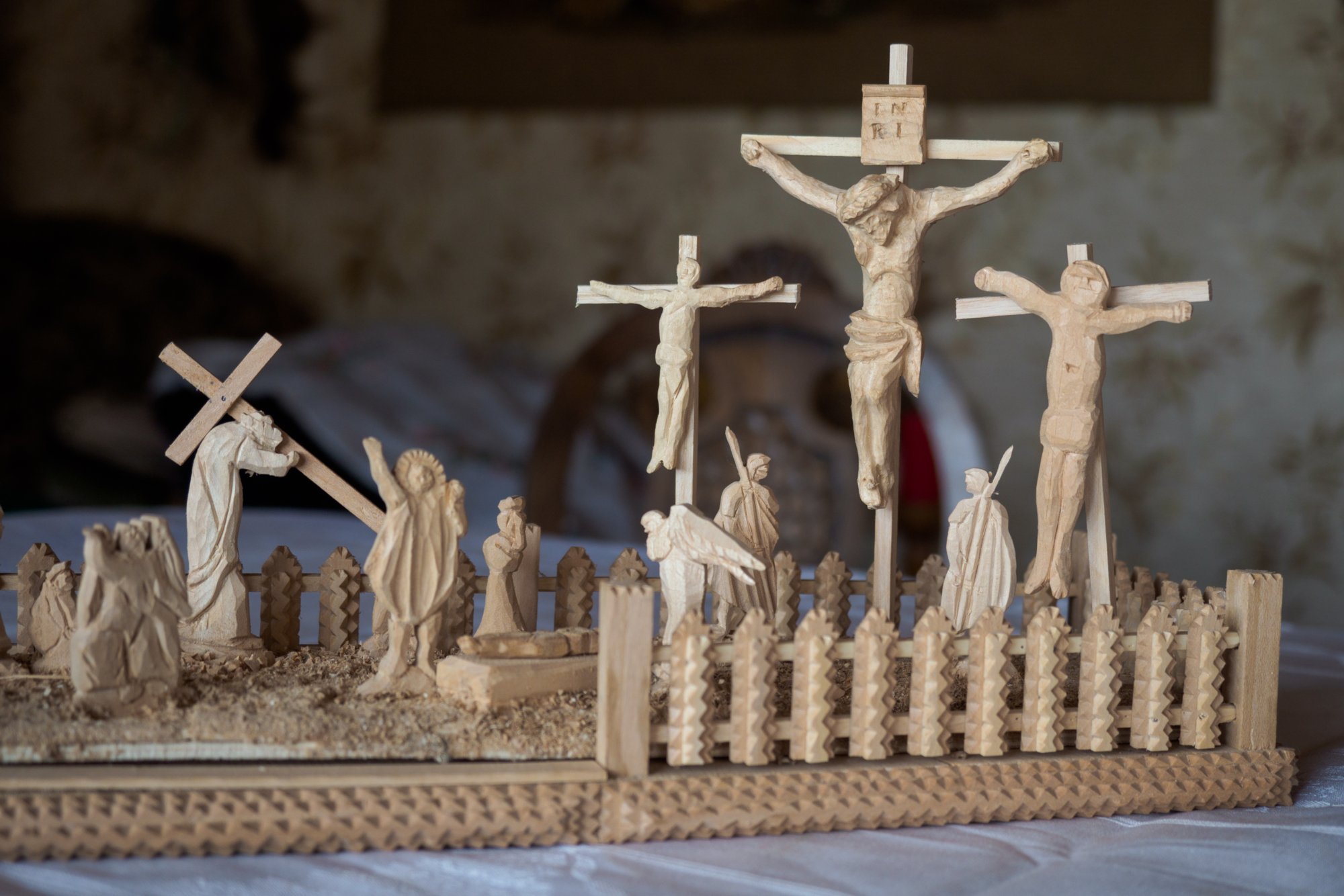 Passions- und Osterkrippe Die Passions- und Osterkrippenproduktion von Erwin Bühler für die Bonifatiuskirche.