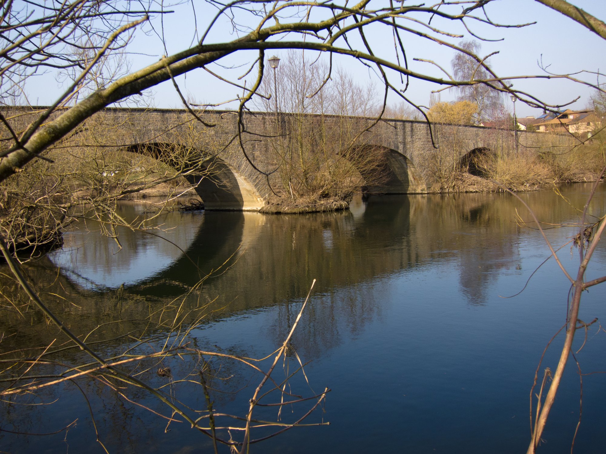 Jagstbrücke in Jagsthausen Wanderung vom Kloster Schöntal über den jüdischen Friedhof nach Jagsthausen und nach Berlichingen