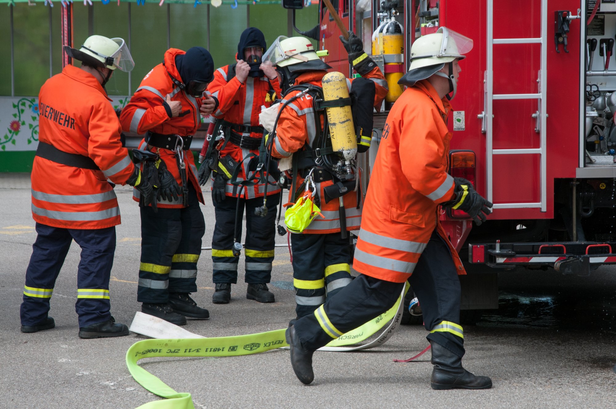 Einsatzübung Feuerwehr Oberrot an der GHS Einsatzübung Feuerwehr Oberrot an der GHS