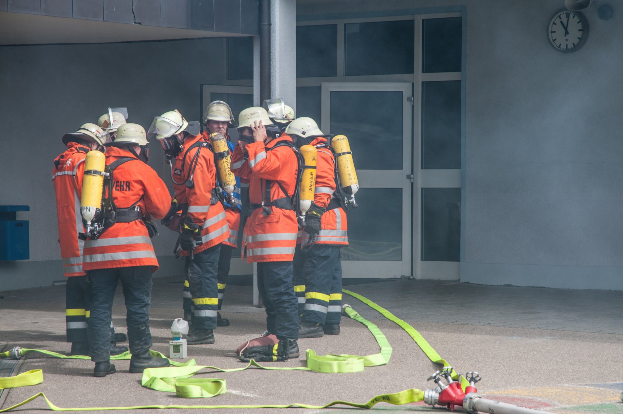 Einsatzübung Feuerwehr Oberrot an der GHS Einsatzübung Feuerwehr Oberrot an der GHS