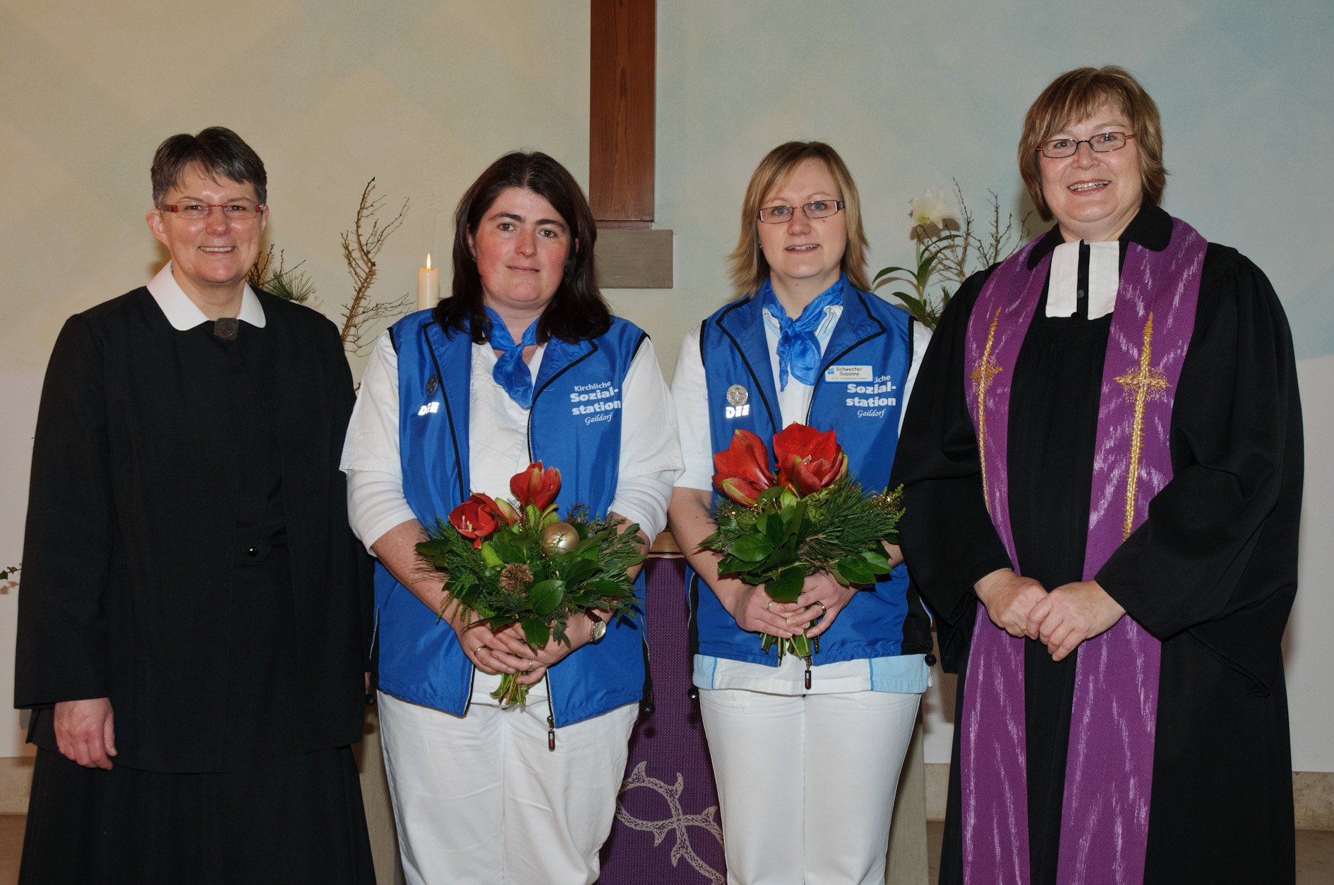 20091213_presse_170 Von links nach rechts: Schwester Margarete Mühlbauer, Tanja Häring, Susanne Mulfinger und Pfarrerin Ursula Braxmaier.