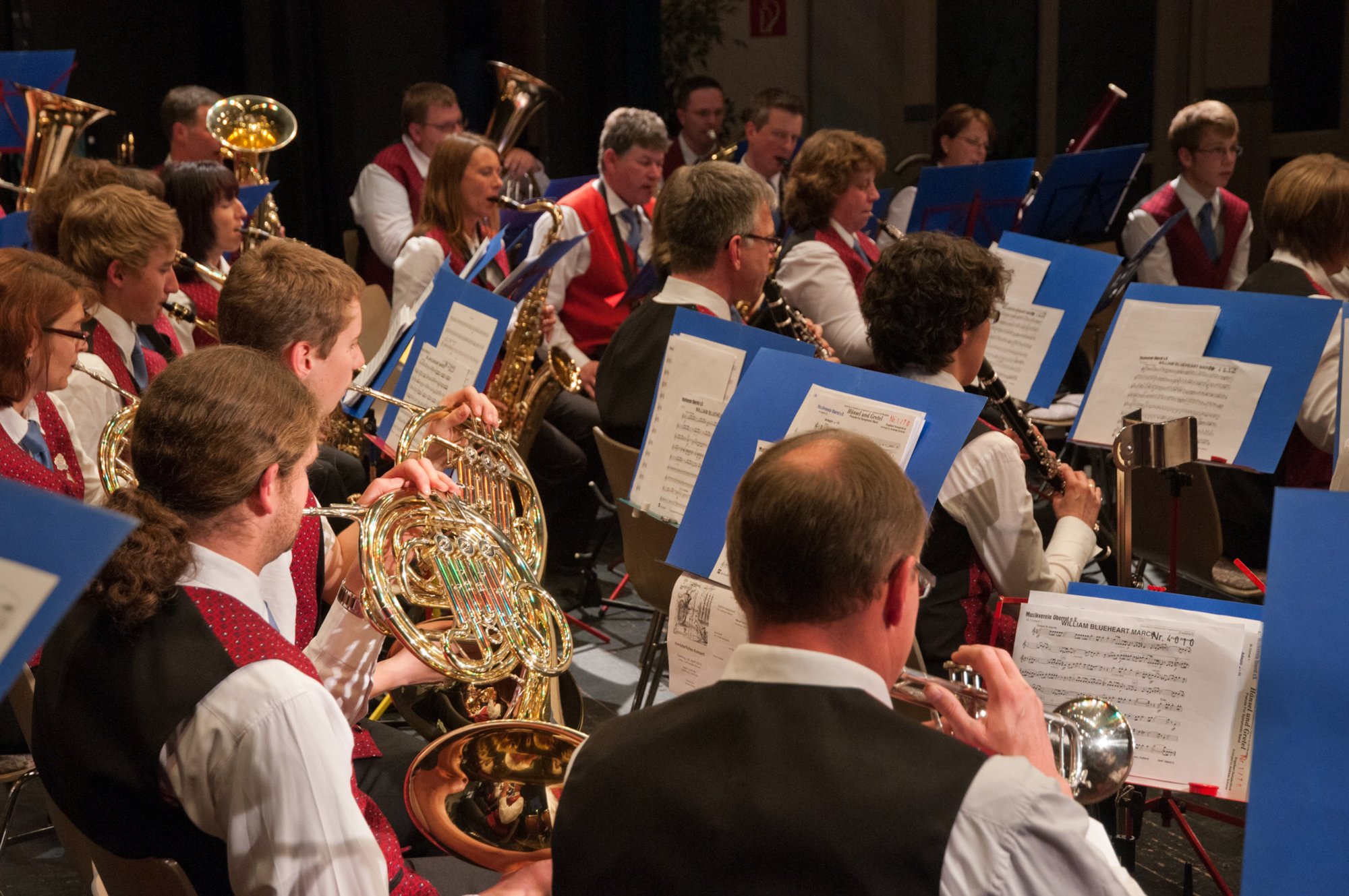 Vorösterliches Konzert des Musikvereins Oberrot Vorösterliches Konzert des Musikvereins Oberrot in der Kultur- und Festhalle Oberrot am 16. April 2010 unter Leitung von Siegmar Dierolf und Wolfgang Klenk.