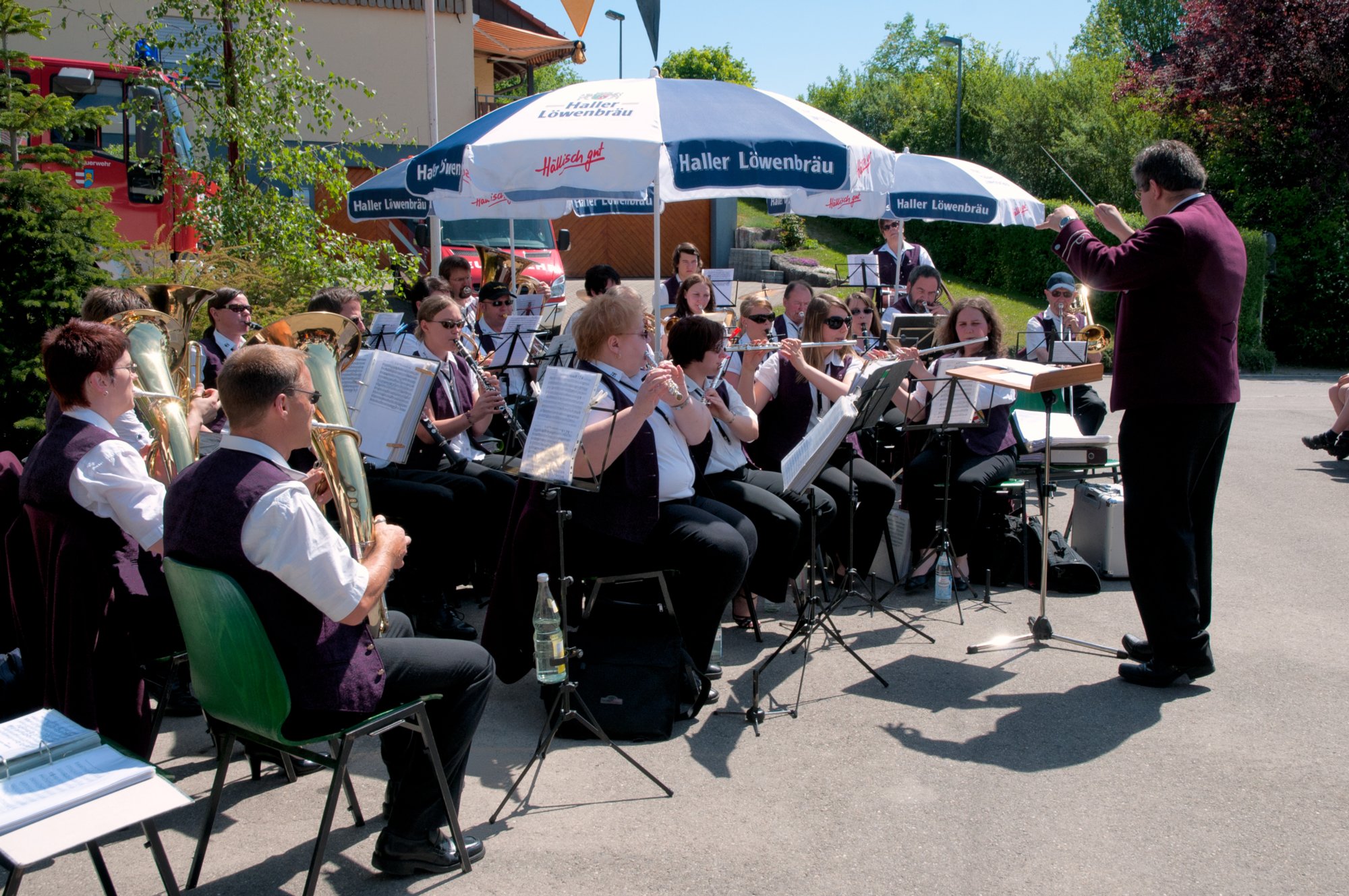 Feuerwehrfest Oberrot am 8. Mai 2011 Der Musikverein Hausen unter Leitung von Michael Helminger sorgte für die musikalische Umrahnung des Oberroter Feuerwehrfestes am Muttertag 2011.