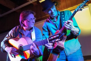 20120210_magic-acoustic-guitars_016-bearb