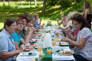 20120616_langer_tisch_landfrauen_001