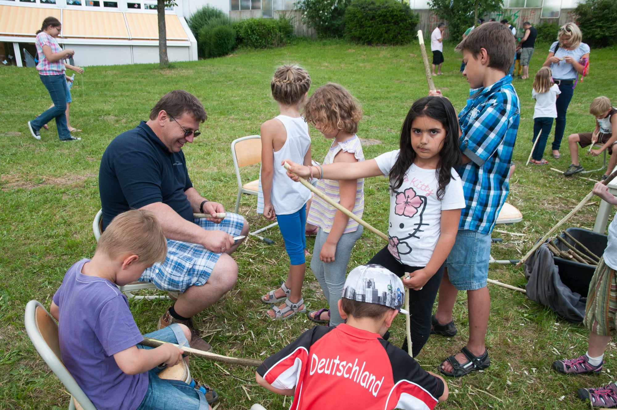 Schulfest an der Grund- und Werkrealschule in Oberrot Schulfest an der Grund- und Werkrealschule in Oberrot. Spielstationen rund um das Schulhaus.