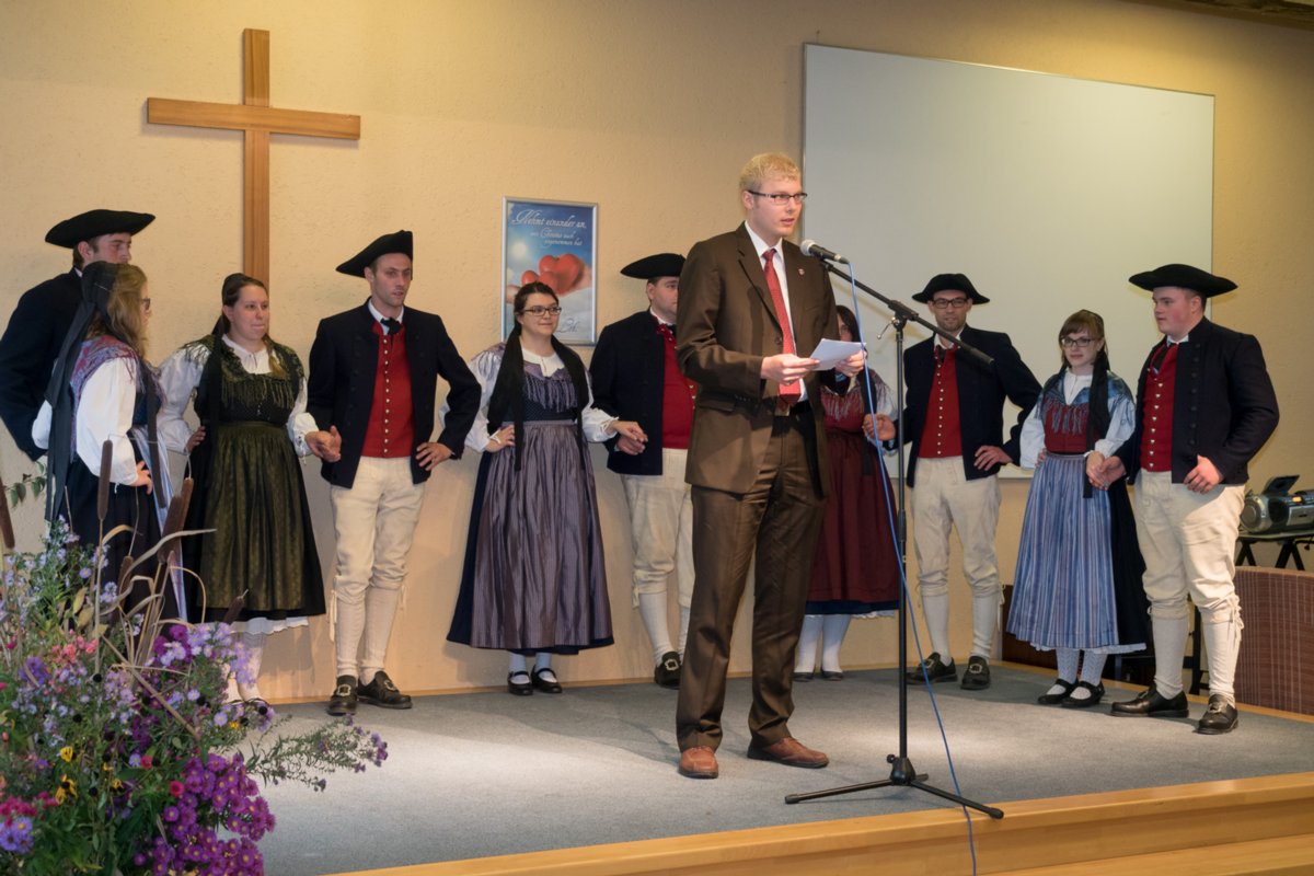 Erntedankfest in Oberrot Erntedankfest in Oberrot. Grußwort von Buergermeister Daniel Bullinger zur Ueberreichung der Erntkrone.