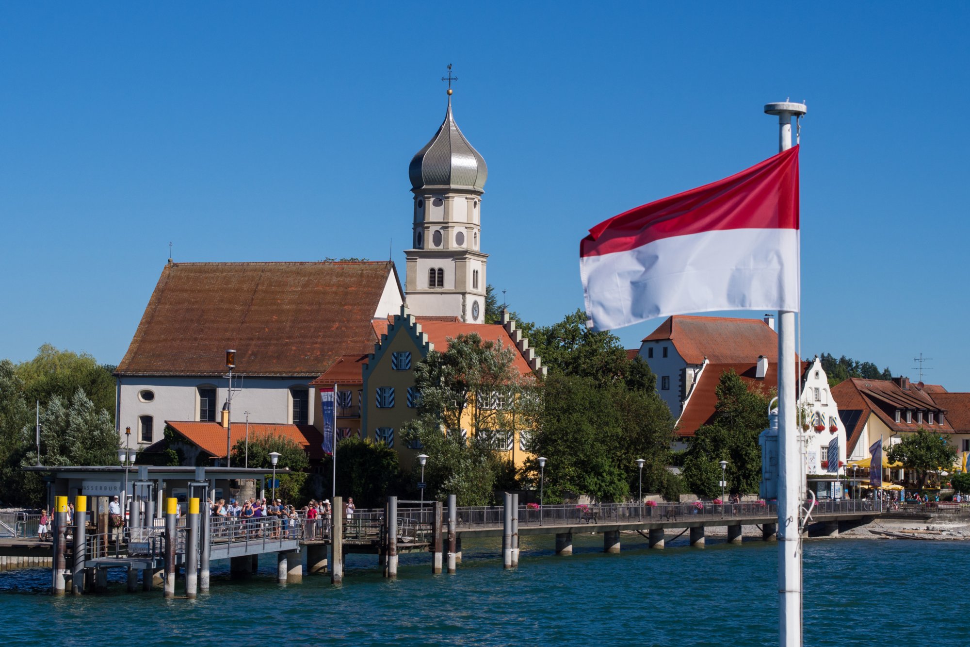 Wasserburg Bodenseeschiffahrt: Lindau, Abfahrt in Lindau , Wasserburg, Nonnenhorn, Kressbronn, Langenargen, Friedrichshafen, Immenstaad, Hagnau, Meersburg, Mainau, Einfahrt Konstanz, Stadtbummel durch Konstanz und per Schiff zurück nach Lindau.