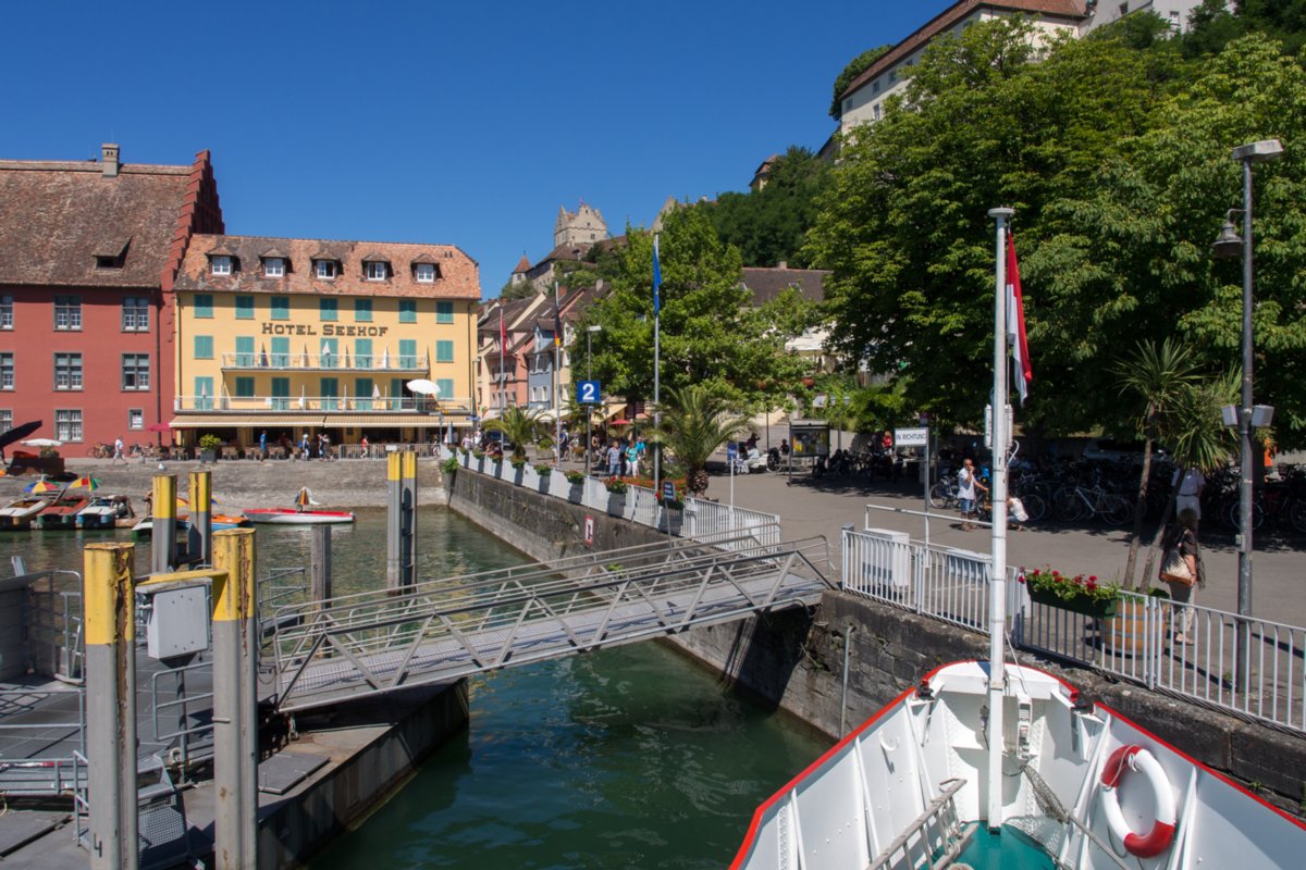 Meersburg Bodenseeschiffahrt: Lindau, Abfahrt in Lindau , Wasserburg, Nonnenhorn, Kressbronn, Langenargen, Friedrichshafen, Immenstaad, Hagnau, Meersburg, Mainau, Einfahrt Konstanz, Stadtbummel durch Konstanz und per Schiff zurück nach Lindau.