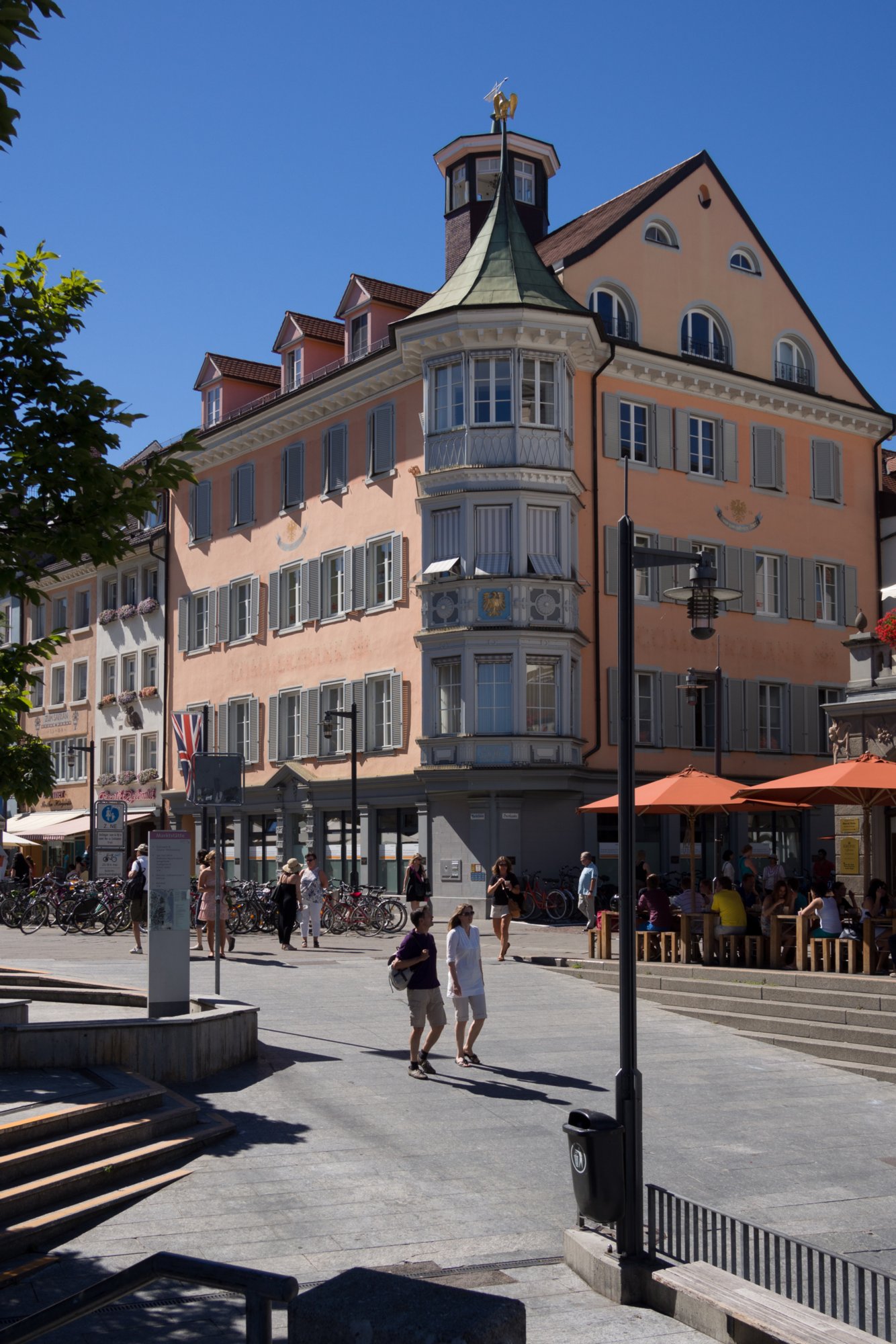 Konstanz Bodenseeschiffahrt: Lindau, Abfahrt in Lindau , Wasserburg, Nonnenhorn, Kressbronn, Langenargen, Friedrichshafen, Immenstaad, Hagnau, Meersburg, Mainau, Einfahrt Konstanz, Stadtbummel durch Konstanz und per Schiff zurück nach Lindau.