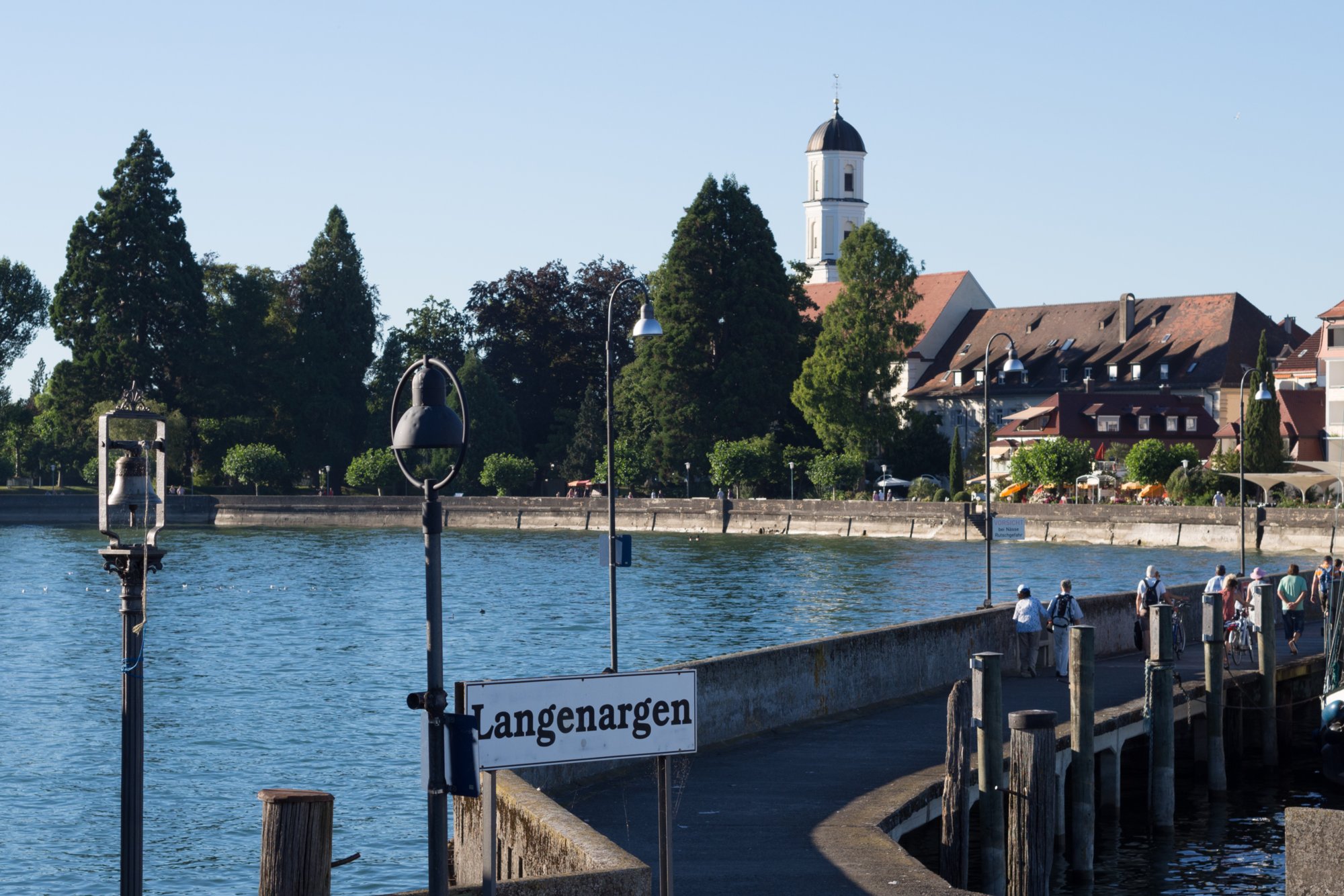 Langenargen Bodenseeschiffahrt: Lindau, Abfahrt in Lindau , Wasserburg, Nonnenhorn, Kressbronn, Langenargen, Friedrichshafen, Immenstaad, Hagnau, Meersburg, Mainau, Einfahrt Konstanz, Stadtbummel durch Konstanz und per Schiff zurück nach Lindau.