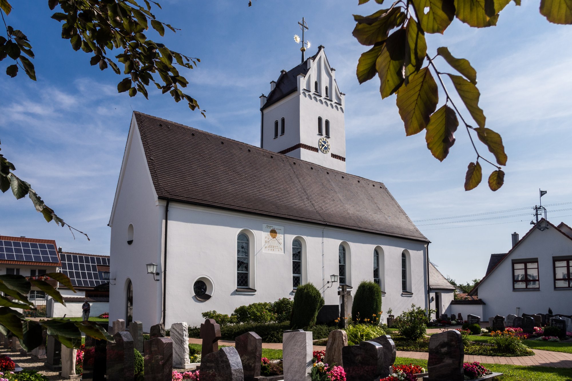 Bartholomäuskirche Setzingen Wanderung mit Route: Setzingen - Lonetal m. Bocksteinhöhle (nur Andreas, da zu steiler Aufstieg ohne Stecken), Hohlenstein - Lindenau (Tee-Kuchen-Bier-Pause) - Setzingen