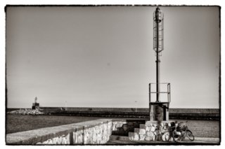 20100815_italien_strand_hafen_092-bearb-bw