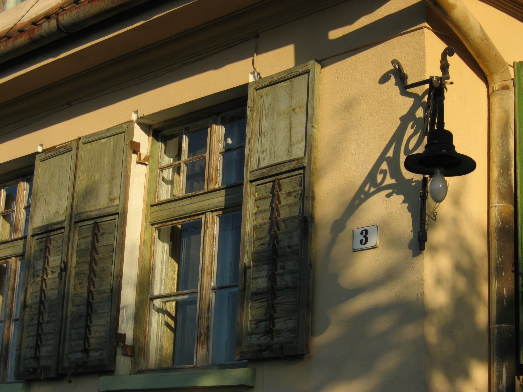 gold_13-topaz-enhance Abendstimmung in Sighisoara mit goldenem Sonnenlicht