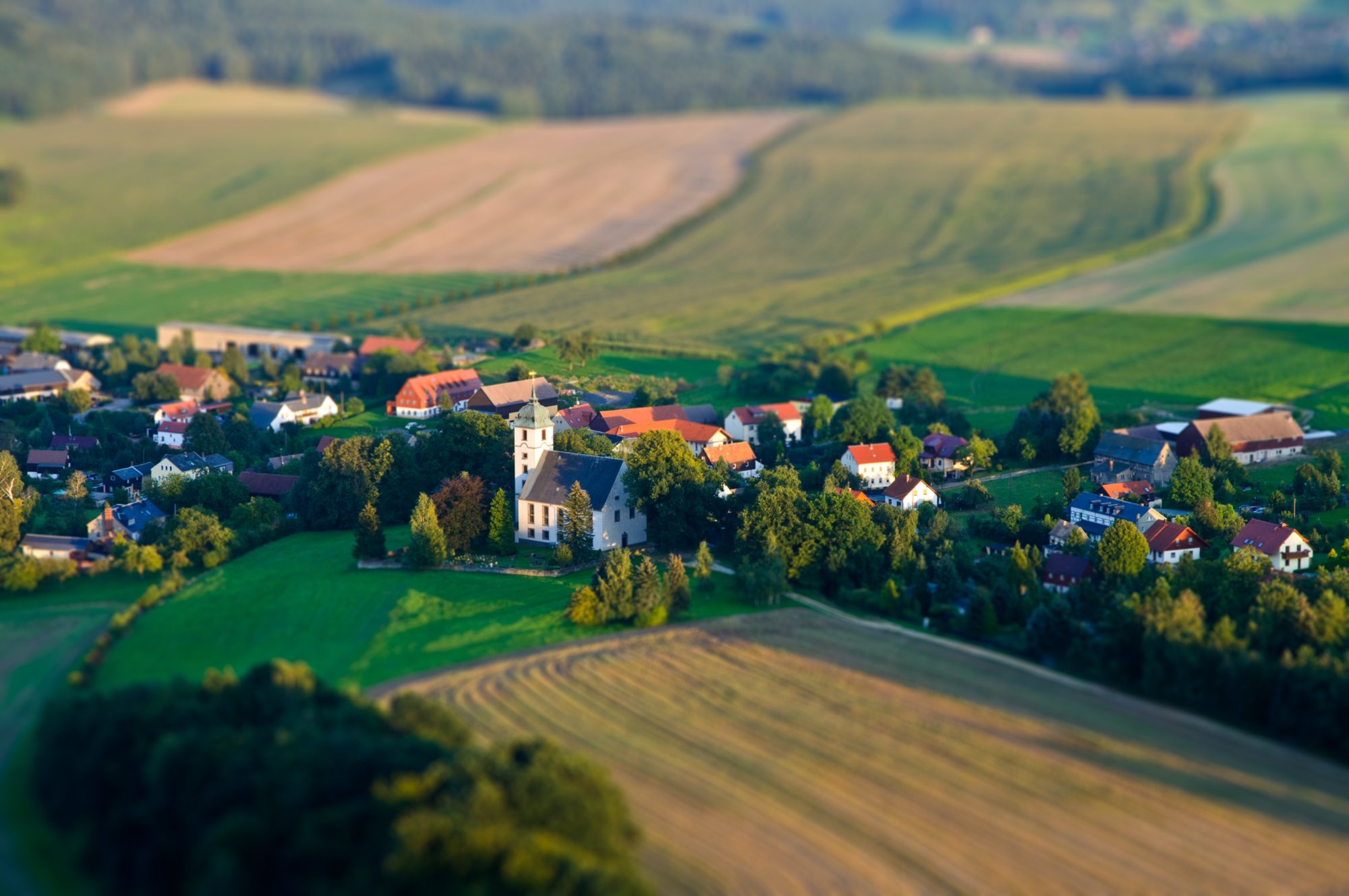 Die Sächsische Schweiz im Miniaturland-Stil Blick vom Papststein auf Papstdorf.