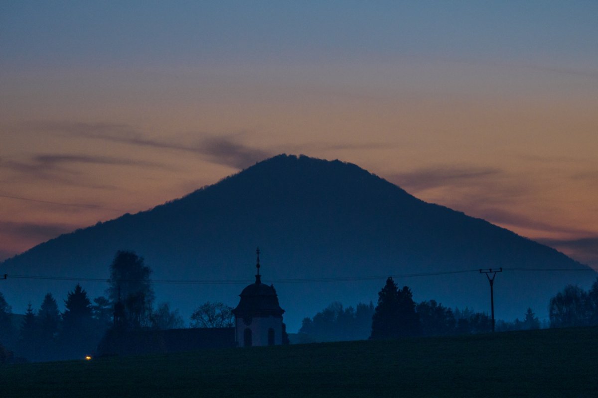 Rosenberg Abstieg vom Marienfelsen. Wanderung von Dittersbach über den Jubiläumsweg zum Rudolfstein. Von dort über die Wilhelminenwand und den Marienfelsen zurück nach Dittersbach.