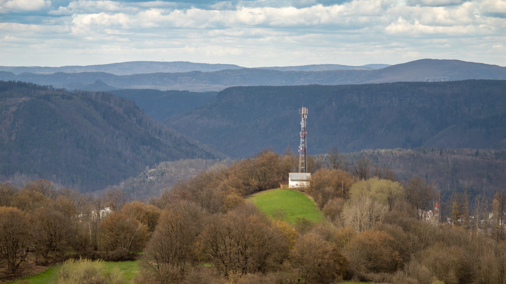 20230413_unbenannt_159-Verbessert-RR Blick Richtung Elbsandsteingebirge
