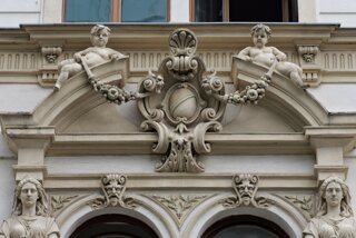 P1174984