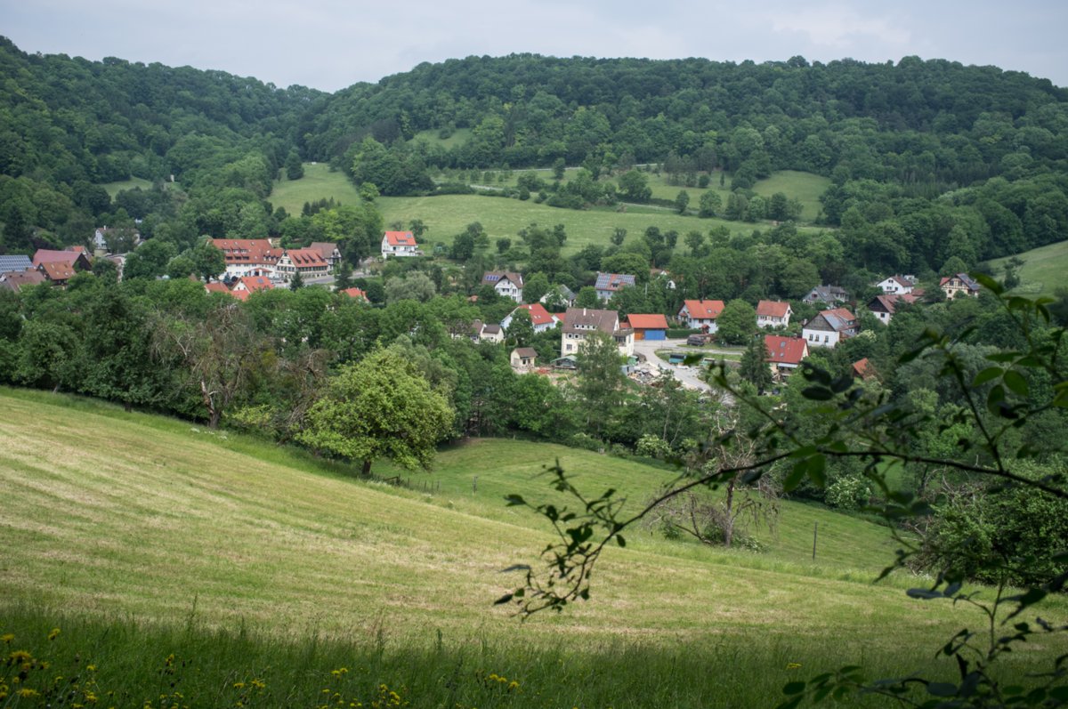 Blick auf Gröffelbach Bühlertalweg Abschnitt 3 von Vellberg bis Geislingen (Mündung der Bühler in den Kocher). Blick auf Gröffelbach.