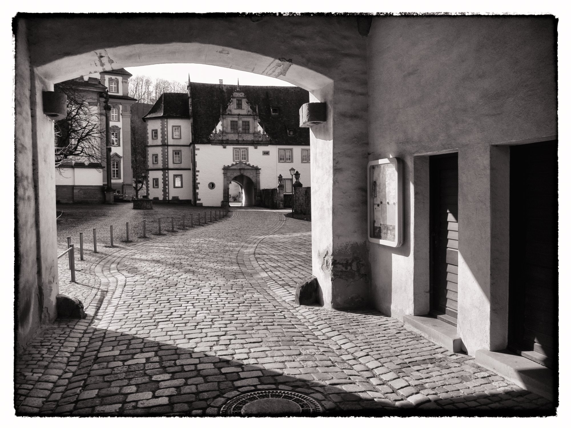 Kloster Schöntal Kloster Schöntal im Jagsttal. Wanderung vom Kloster Schöntal über den jüdischen Friedhof nach Jagsthausen und nach Berlichingen