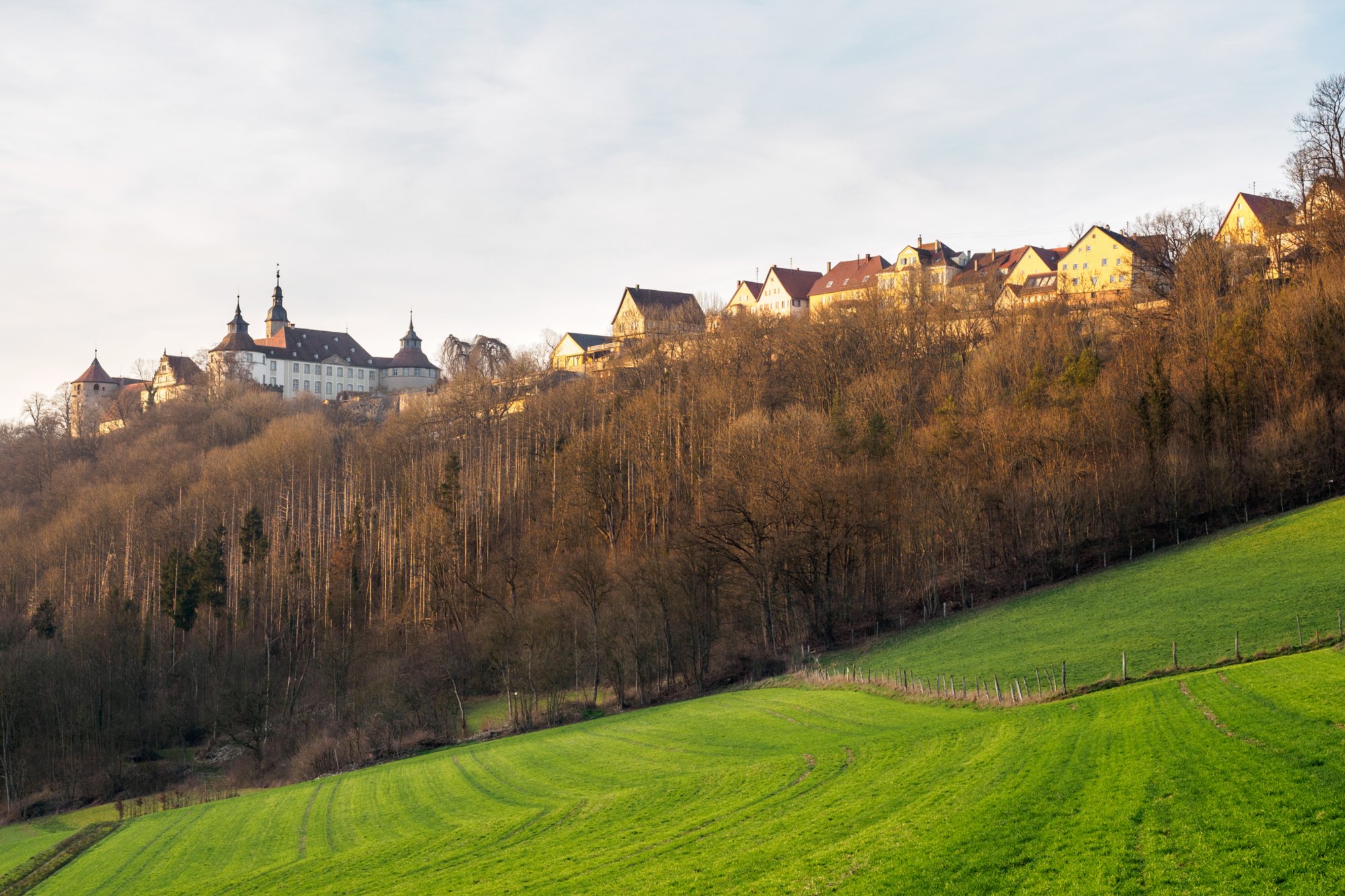 Langenburg Wanderung von Bächlingen über Oberregenbach und Unterregenbach. Von dort über den Panoramaweg nach Langenburg und zurück nach Bächlingen.