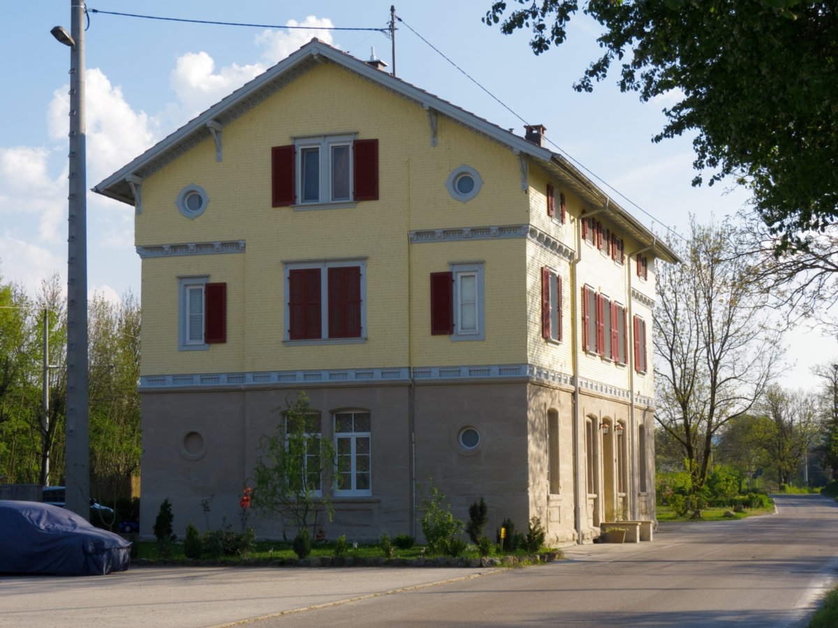 Wanderungs Kochersteg Wilhelmsglück Frühlings-Wanderung von Uttenhofen zum Wasserwerk Uttehofen. Von dort entlang der Kochenaue und hinauf zum Steinbruch. Von dort zum Bahnhof Wilhelmsglück und über das Felsenwegle zun renovieren Kochersteg