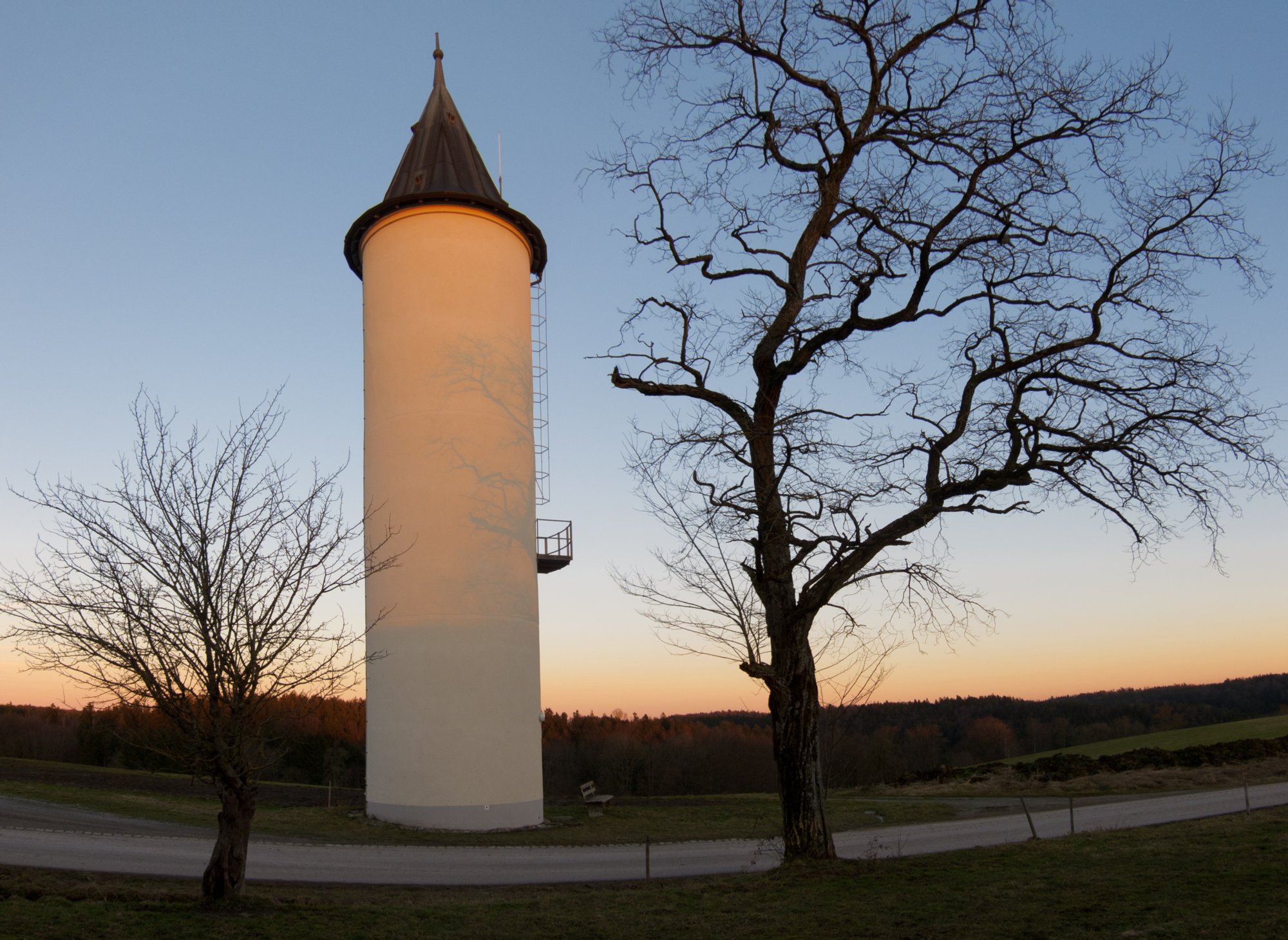 Oberrot Kornberg - Sittenhardt Spaziergang von Oberrot-Kornberg nach Sittenhardt. Wasserturm auf dem Kornberg.