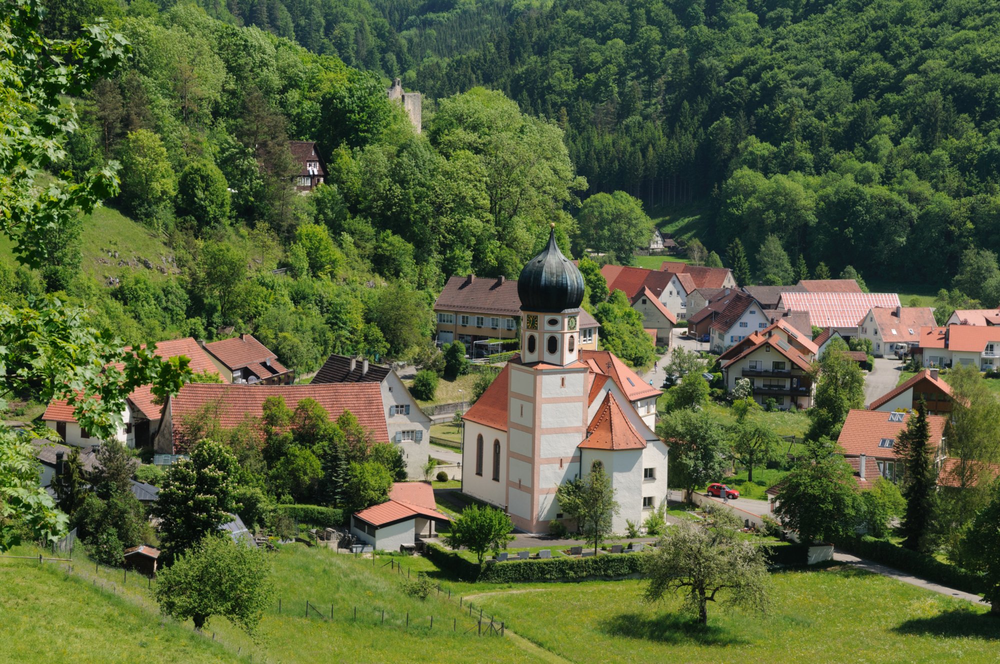 Großes Lautertal Wanderung von Bichishausen über Hohengundelfingen und Derneck wieder nach Bichishausen.