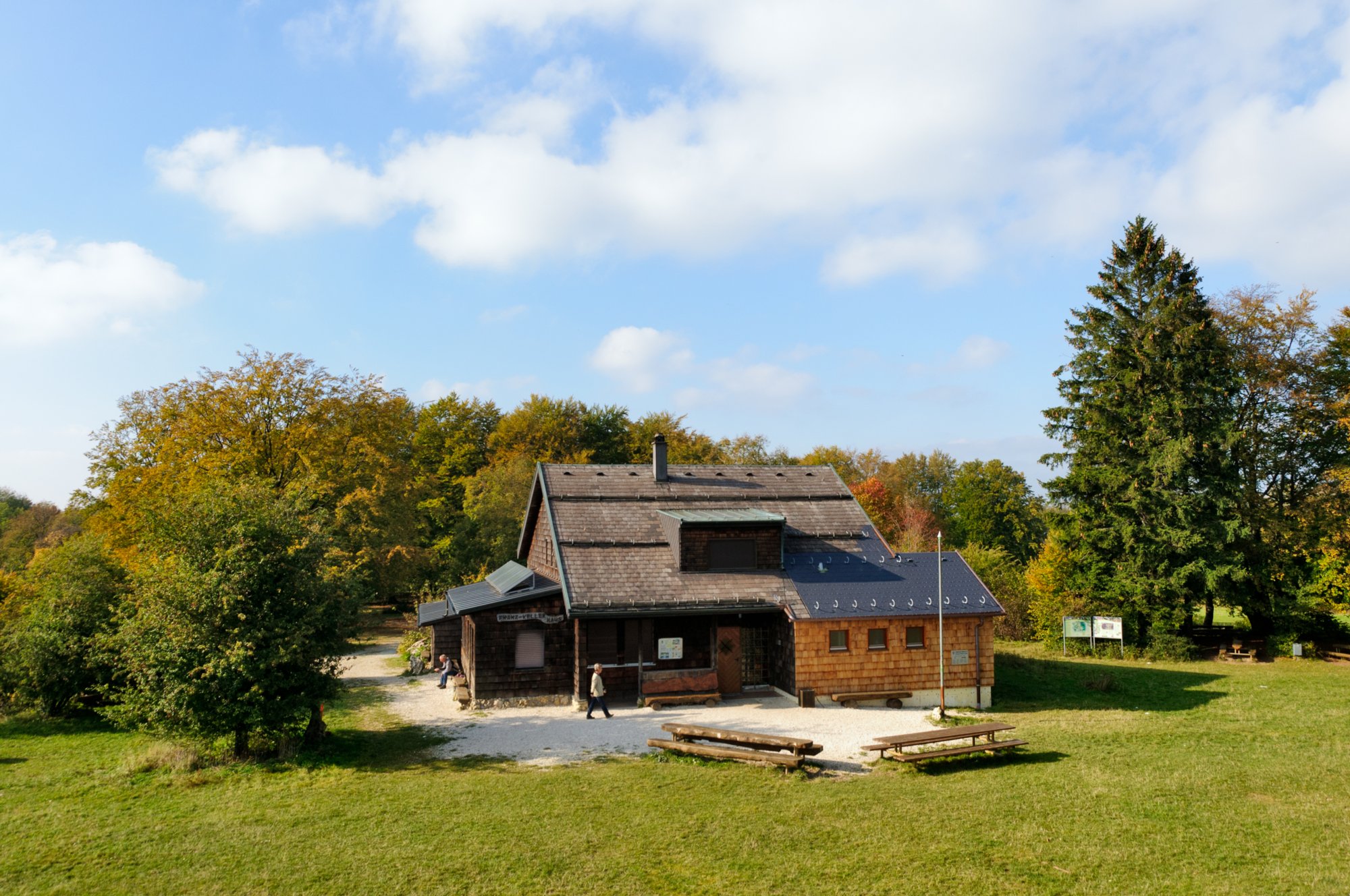 Auf dem Kalten Feld Auf dem Kaltenfeld. Wanderung von Nenningen über den Galgenberg zum Falten Feld. Von dort über die Reiterleskapelle zurück nach Nenningen.