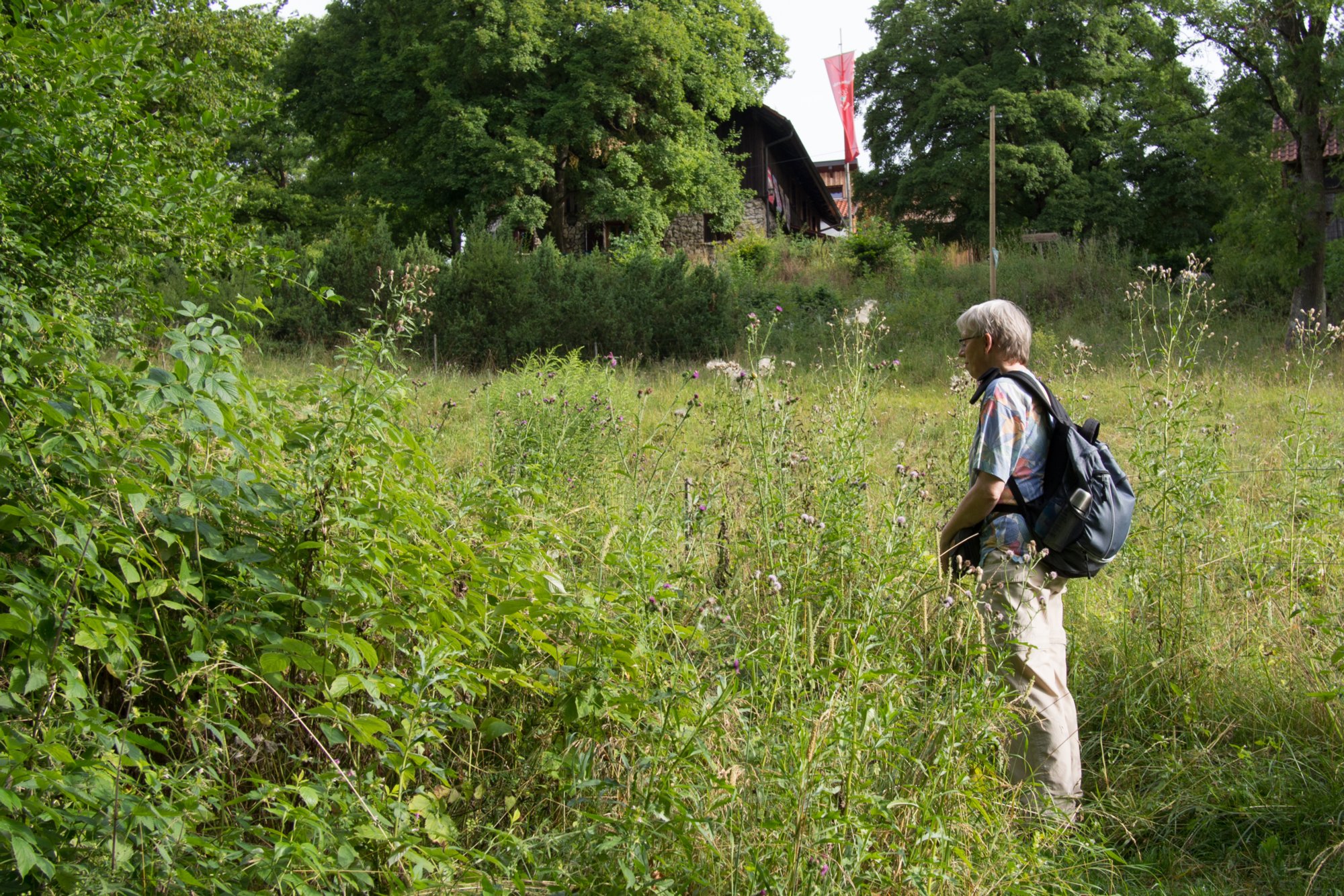 Beim Naturfreundehaus Spatzennest Im kleinen Latertal. Route: Parkplatz an d. Weidacher Heusteige - Naturfreundehaus "Spatzennest" - Parplatz Weidacher Hütte - Hof Hohenstein - Lautern m. Lauterursprung - Gasthaus Krone - Ausgangspunkt