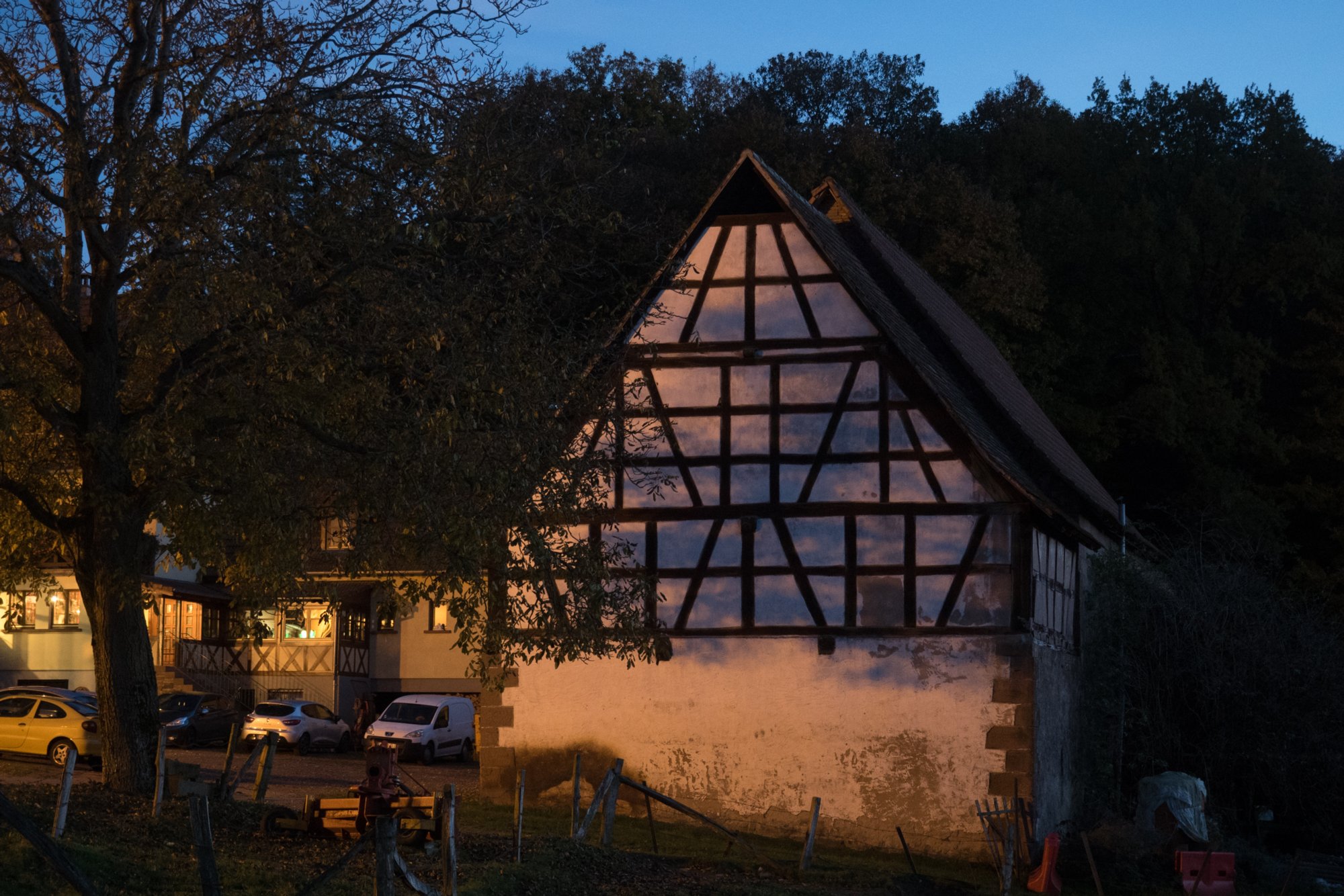 Gimbelhof Herbstwanderung vom Gimbelhof (Elsass) über den Löwenfelsen und Kastell Hohenbourg zur Ruine Wegelnburg. Von dort runter zur Burg Fleckenstein und wieder zurück zum Gimbelhof.